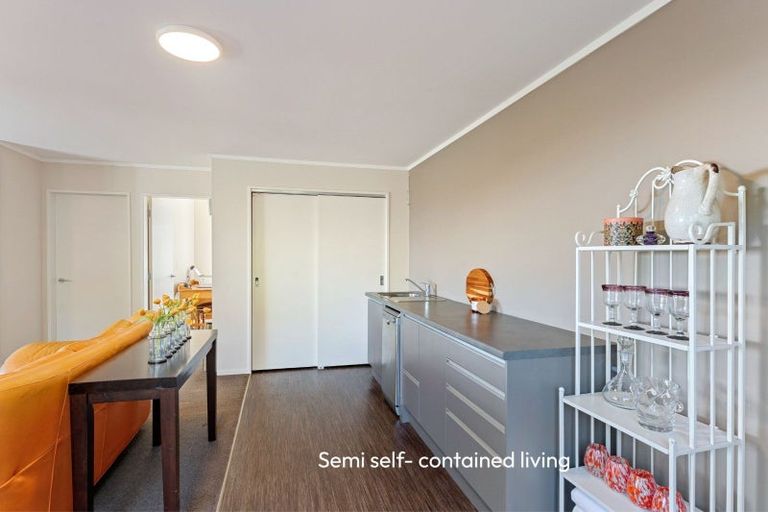 Photo of property in 103 Winara Avenue, Waikanae, 5036