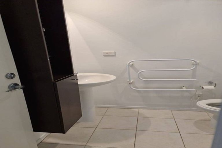 Photo of property in 43 Kirikiri Lane, East Tamaki, Auckland, 2013