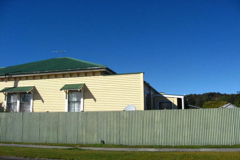 Photo of property in 129 Shakespeare Street, Greymouth, 7805