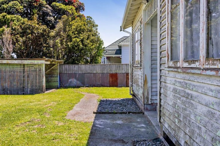 Photo of property in 33 Ngatai Street, Manaia, 4612