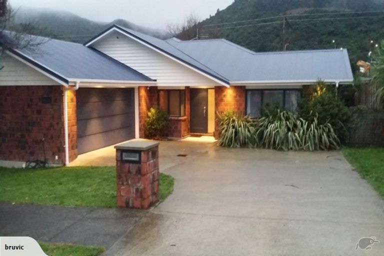 Photo of property in 68 Mary Huse Grove, Manor Park, Lower Hutt, 5019