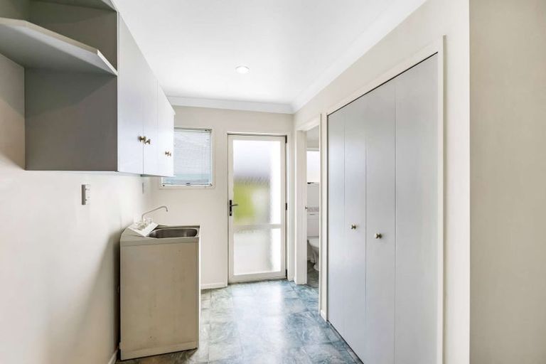 Photo of property in 43 Aotea Crescent, Gore, 9710