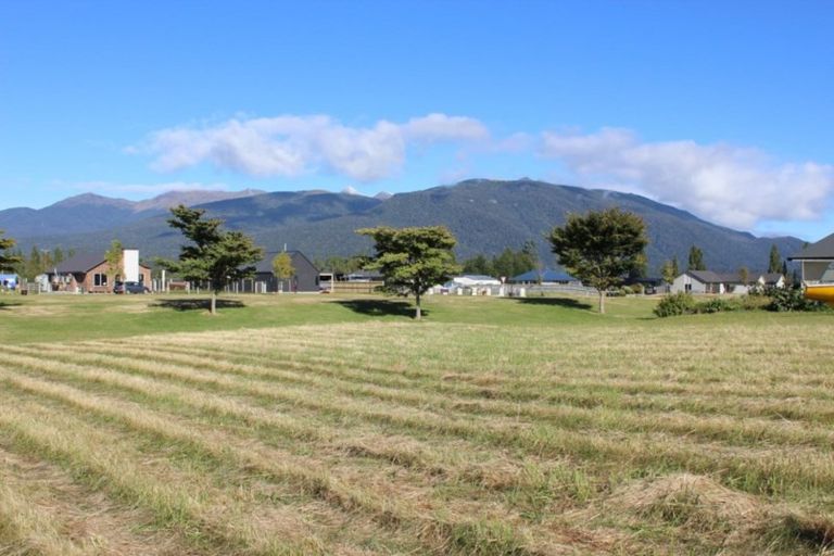 Photo of property in 22 Vancouver Place, Te Anau, 9600