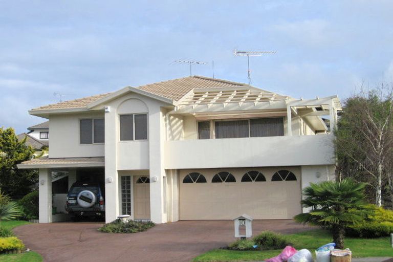 Photo of property in 10 Spears Place, Botany Downs, Auckland, 2010