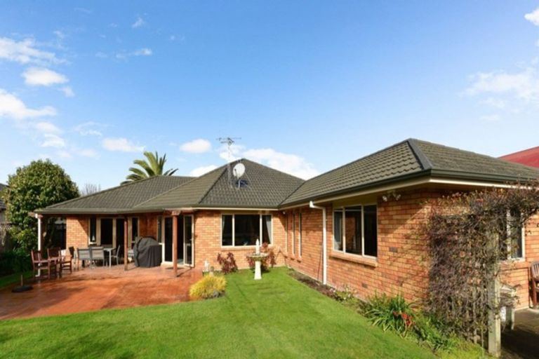 Photo of property in 76 Cairns Crescent, Rototuna, Hamilton, 3210