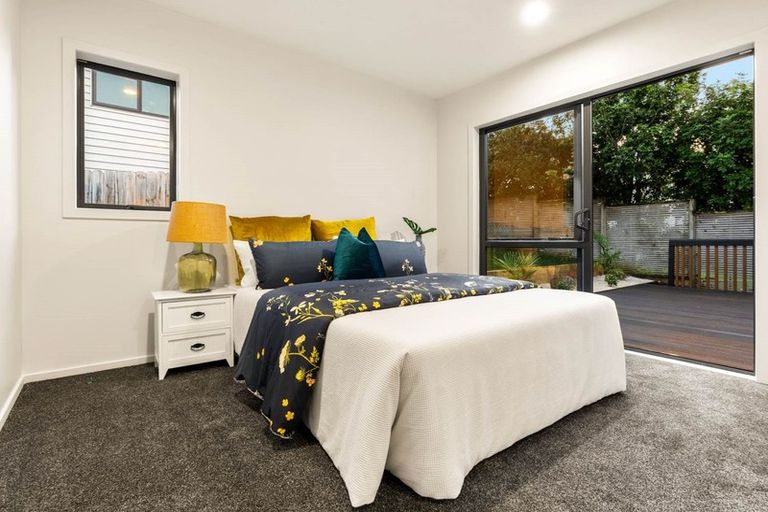 Photo of property in 45a Forrest Hill Road, Milford, Auckland, 0620