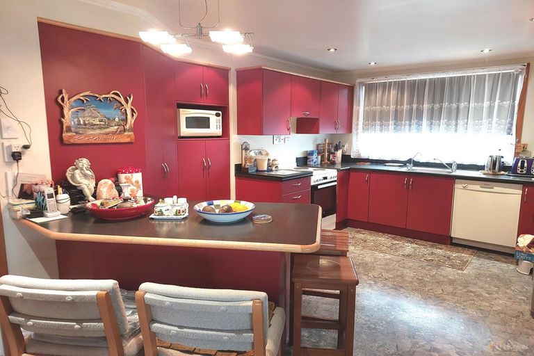 Photo of property in 8 Moorhouse Street, Waimate, 7924