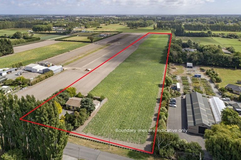 Photo of property in 37 Mcsaveneys Road, Marshland, Christchurch, 8051