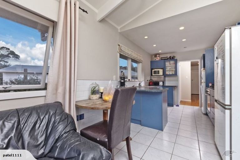 Photo of property in 74 Eskdale Road, Birkdale, Auckland, 0626