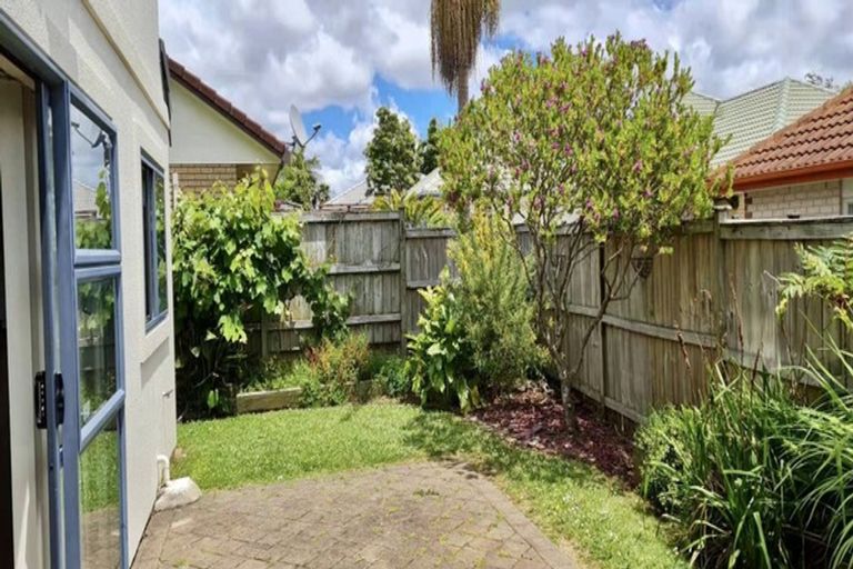 Photo of property in 30 Stellamaris Way, Northpark, Auckland, 2013