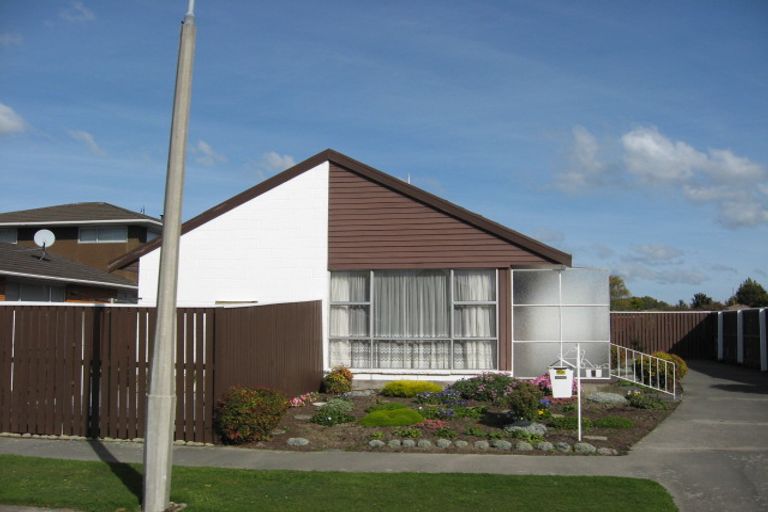 Photo of property in 2/5 Camrose Place, Ilam, Christchurch, 8041