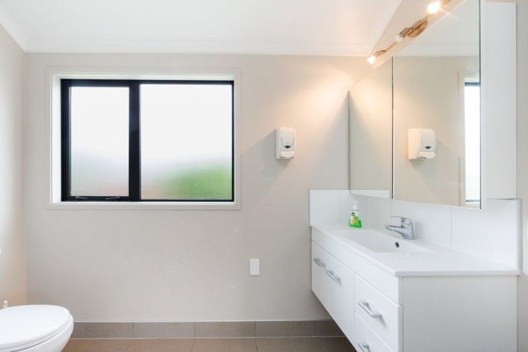 Photo of property in 35 Pegasus Place, Kelvin Grove, Palmerston North, 4414