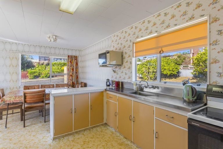 Photo of property in 50 Queens Road, Waikanae Beach, Waikanae, 5036