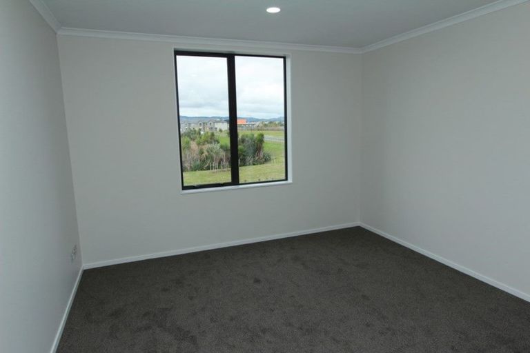 Photo of property in 9 Karokaro Road, Takanini, 2112