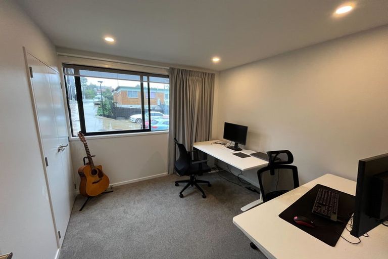 Photo of property in 13/8 Chivalry Road, Glenfield, Auckland, 0629