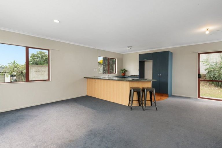 Photo of property in 1 Smylie Close, Ohauiti, Tauranga, 3112