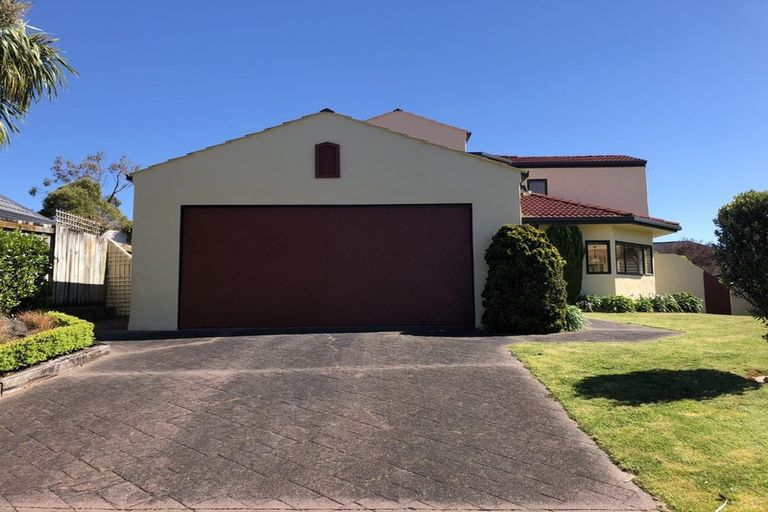 Photo of property in 32 Kilkenny Place, Fitzherbert, Palmerston North, 4410