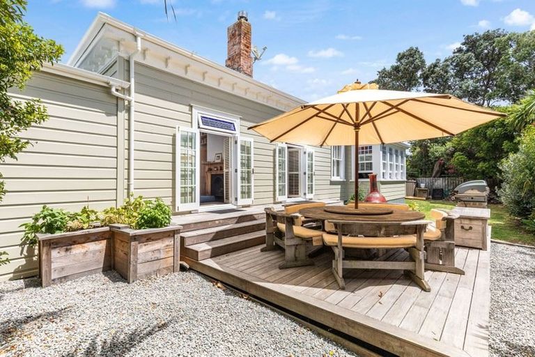 Photo of property in 2/10 Mozeley Avenue, Devonport, Auckland, 0624