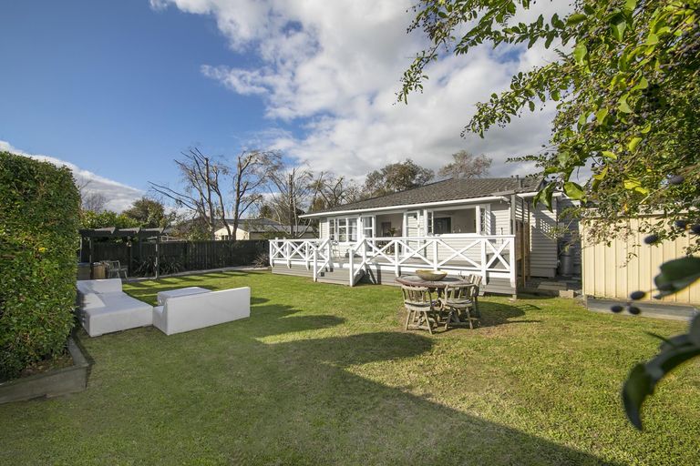 Photo of property in 2 Alice Street, Riverhead, 0820