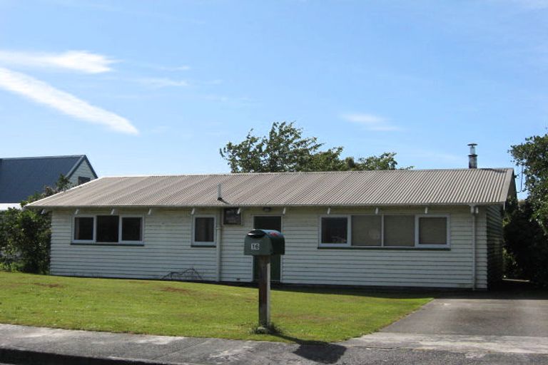 Photo of property in 16 Cook Street, Carters Beach, Westport, 7825