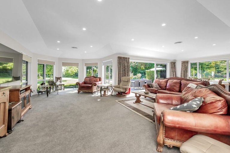 Photo of property in 17 Bridge Street, Southbridge, 7602