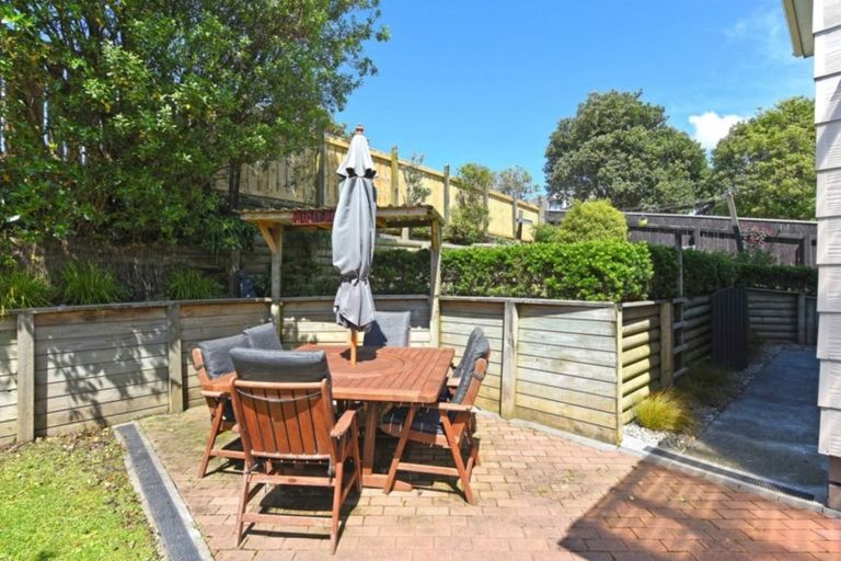 Photo of property in 13 Whitechapel Grove, Stokes Valley, Lower Hutt, 5019