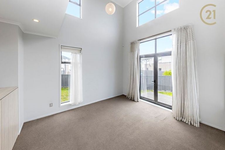 Photo of property in 18 Hirimate Place, Flat Bush, Auckland, 2019