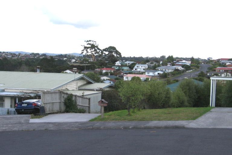 Photo of property in 19 Worthington Place, West Harbour, Auckland, 0618