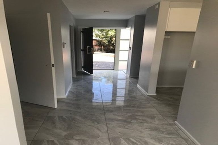 Photo of property in 6/14 Fields Parade, Oteha, Auckland, 0632