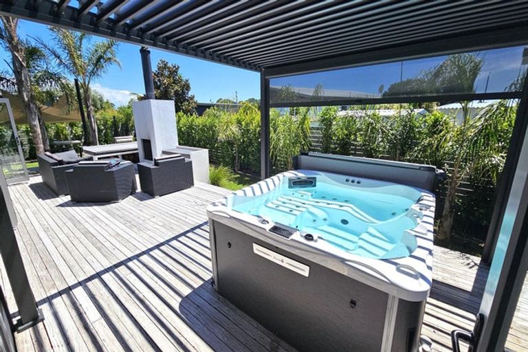 Photo of property in 106 Nikau Close, Matarangi, Whitianga, 3592