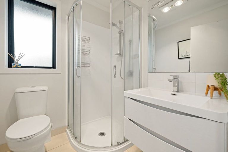 Photo of property in 8 Manawaroa Close, Grandview Heights, Hamilton, 3200