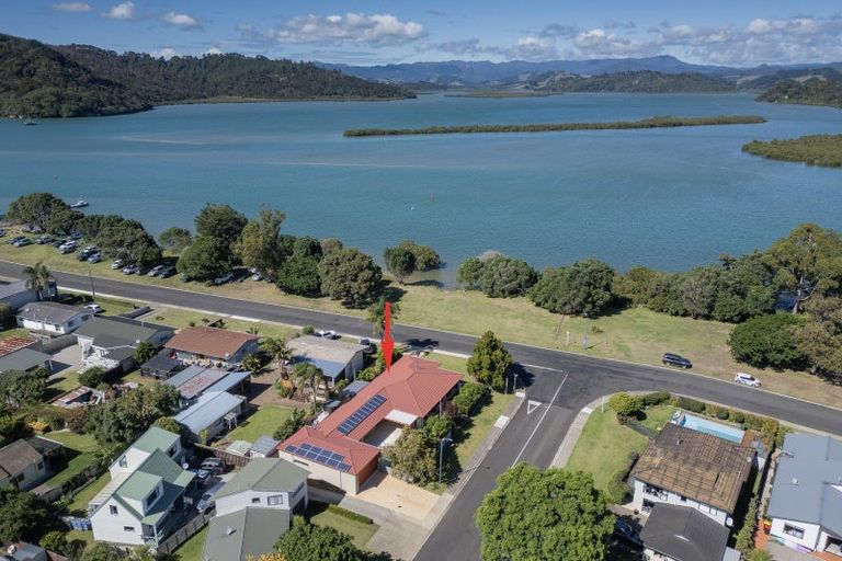 Photo of property in 79 Robinson Road, Whitianga, 3510