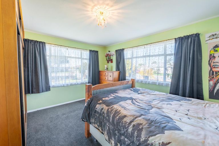 Photo of property in 1 Regent Street, Waimate, 7924