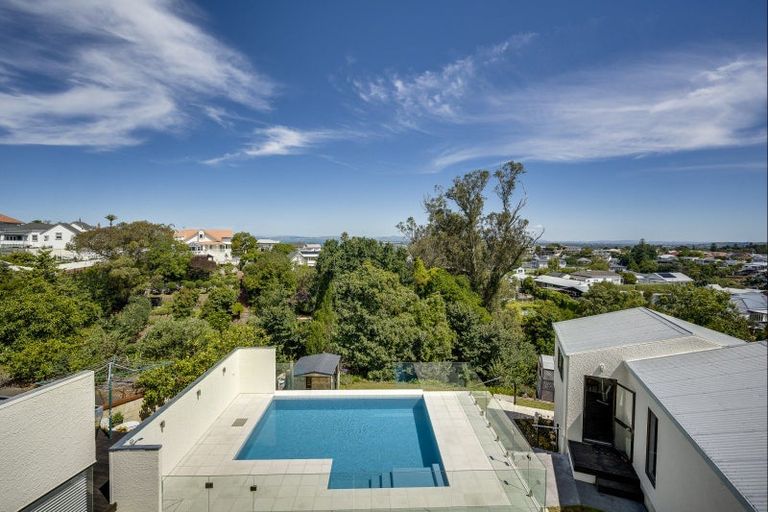 Photo of property in 125 Thompson Road, Bluff Hill, Napier, 4110