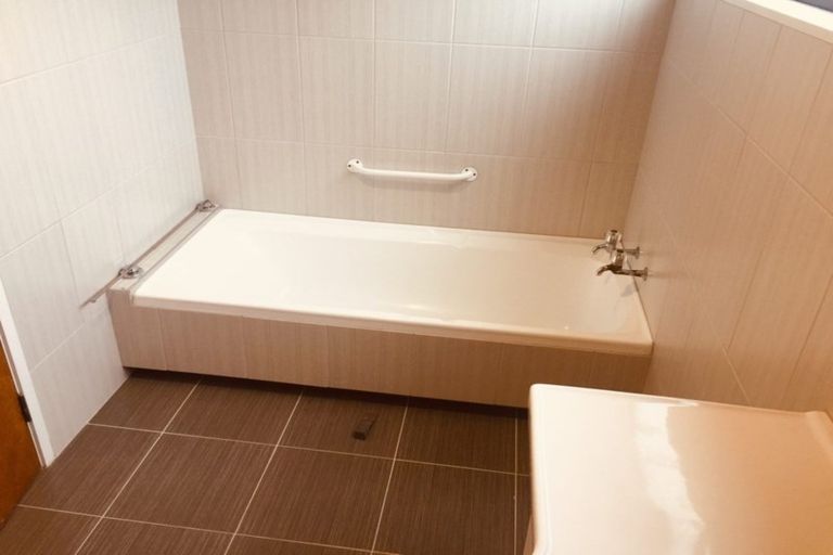 Photo of property in 2/14 Chip Grove, Sunnyhills, Auckland, 2010