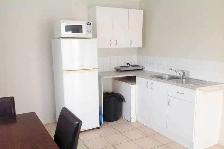 Photo of property in 9 Mahon Place, Papatoetoe, Auckland, 2025