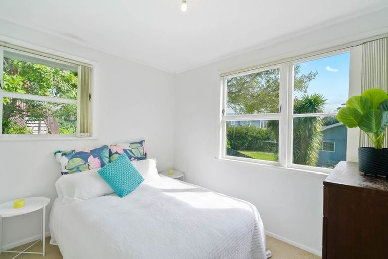 Photo of property in 1/8 Ludlow Terrace, Totara Vale, Auckland, 0627
