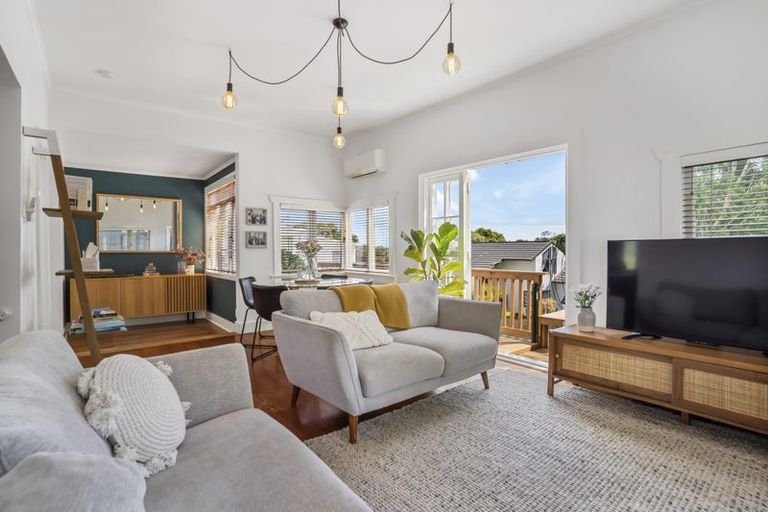 Photo of property in 70 Park Road, Glenfield, Auckland, 0629