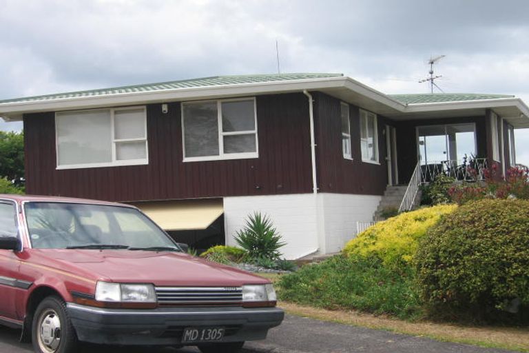 Photo of property in 11 Colin Wild Place, Glenfield, Auckland, 0629