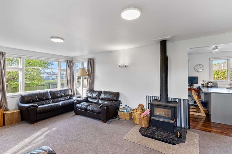 Photo of property in 32 Vagues Road, Northcote, Christchurch, 8052