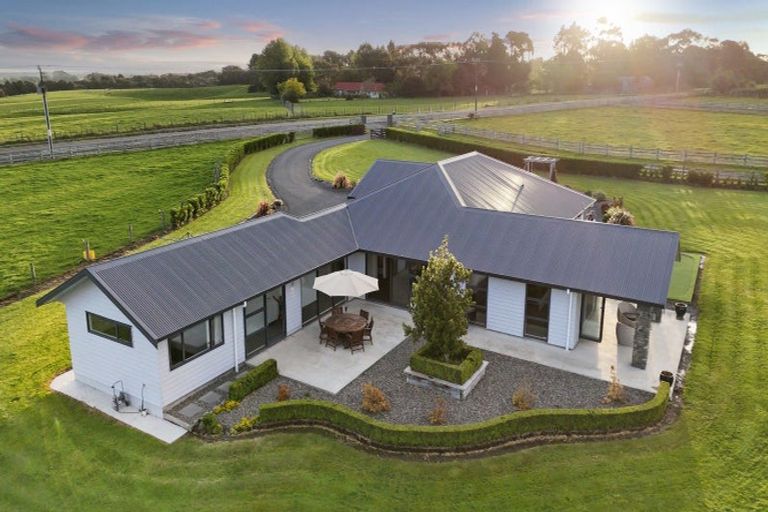 Photo of property in 208 Taipo Road, Rongotea, Palmerston North, 4476