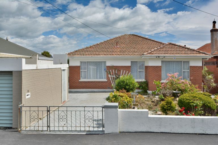 Photo of property in 18 Crest Street, Tainui, Dunedin, 9013