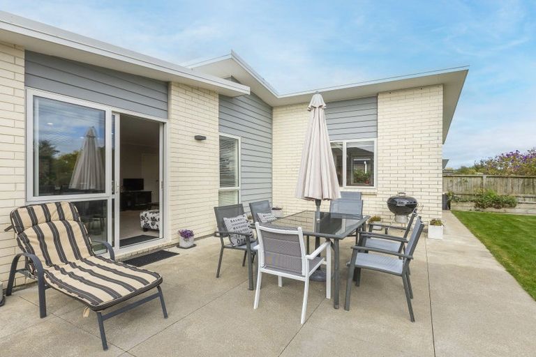 Photo of property in 23 Mahia Lane, Waikanae, 5036