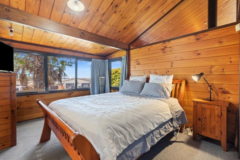 Photo of property in 38 Endeavour Avenue, Welcome Bay, Tauranga, 3112