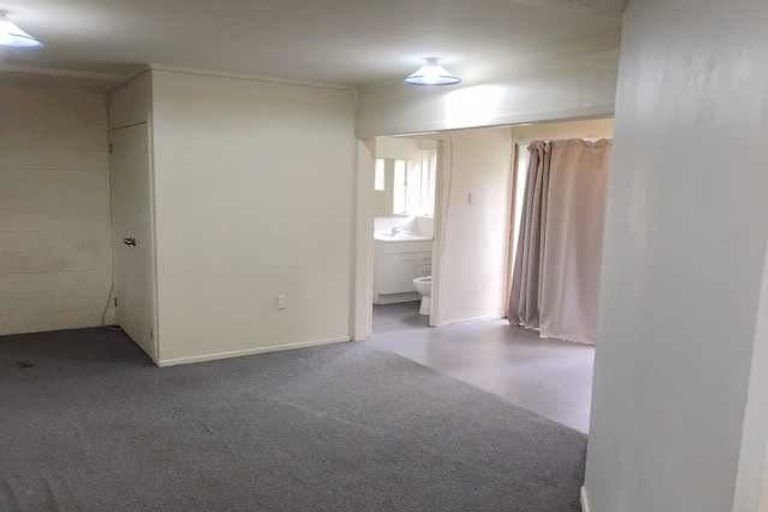 Photo of property in 60 Edmonton Road, Henderson, Auckland, 0612