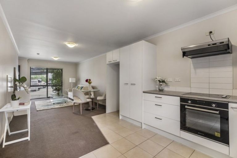 Photo of property in 25/94 Glengarry Road, Glen Eden, Auckland, 0602