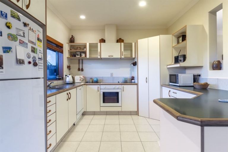 Photo of property in 42 Manor Park Drive, Pyes Pa, Tauranga, 3112