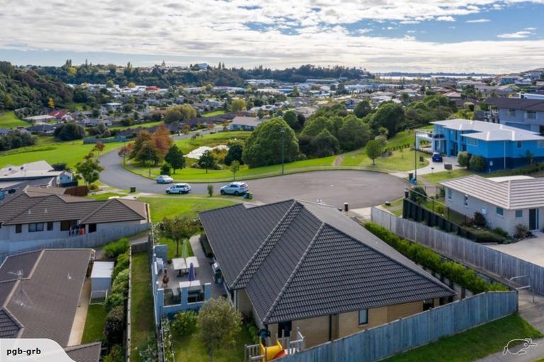 Photo of property in 172 Waterside Drive, Pyes Pa, Tauranga, 3112