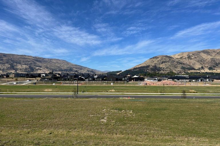 Photo of property in 8 Mason Street, Wanaka, 9305