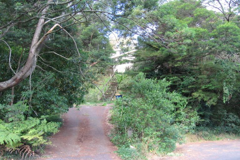 Photo of property in 1/6 Vonnell Place, Birkdale, Auckland, 0626